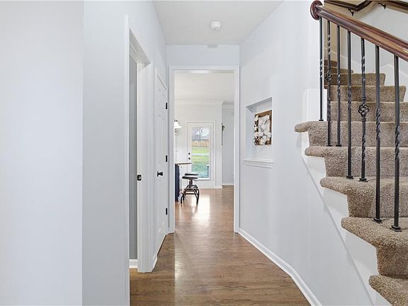4th image of 14310 S Summit Ct