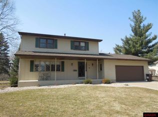 30 Gretchen Ct, Mankato, MN 56001