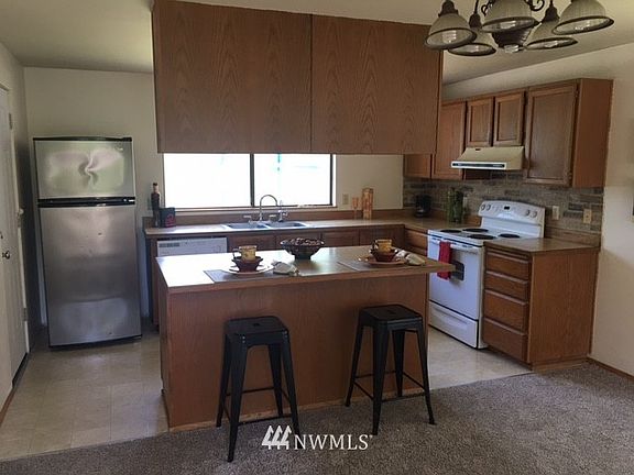 4th image of 4182 Holly Park Drive NW