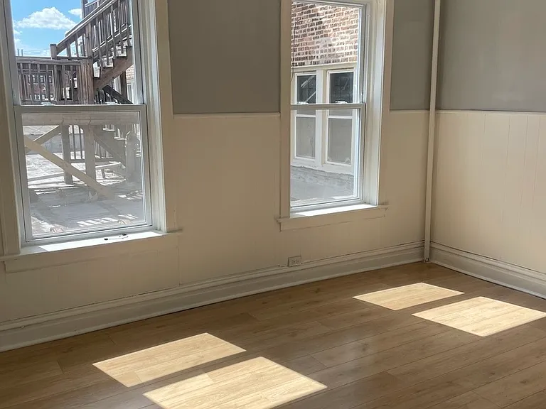 451 E 111th St #2R — Photo 9
