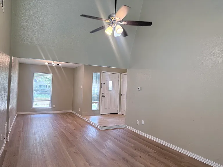 2104 Sunrise Trl — Photo 8