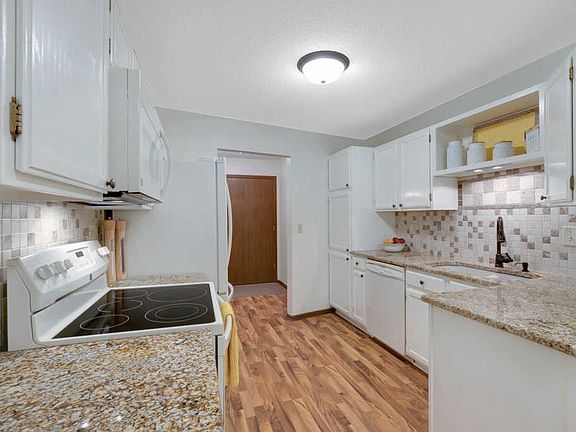 4th image of 10732 Toledo Ct