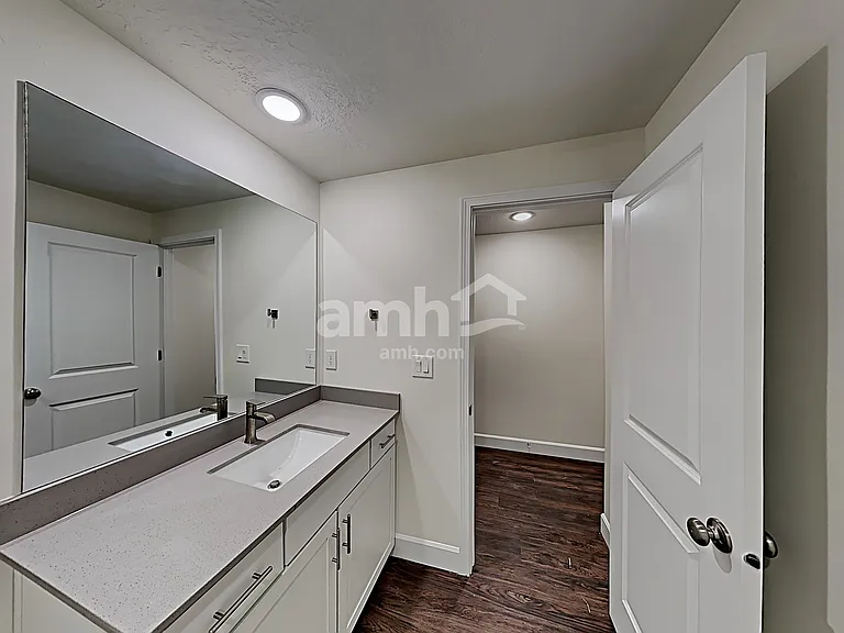 4404 N Poplar St — Photo 18