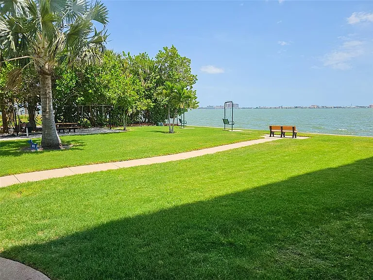 5900 Shore Blvd S #101 — Photo 15