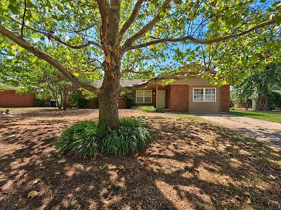 4th image of 124 Mimosa Dr