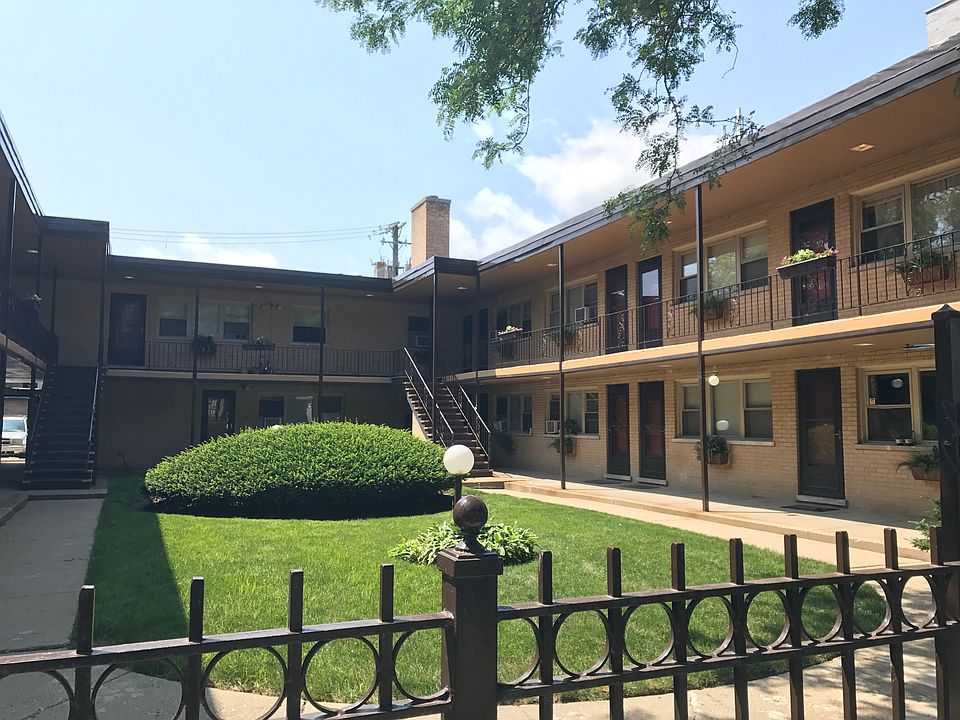 1st image of 1735 W Bryn Mawr Ave