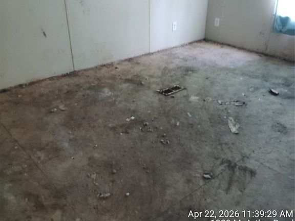 5th image of 1329 McArthur Rd