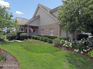 22025 W Vernon Ridge Dr, Mundelein, IL 60060