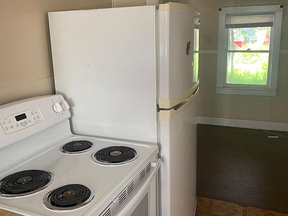 5th image of 1875 Karolina Ave