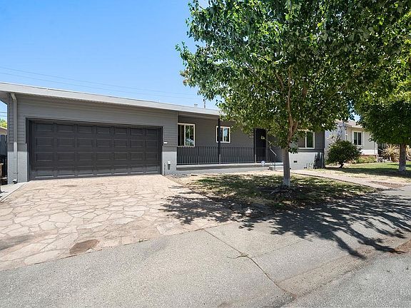 2nd image of 116 Manhattan Drive