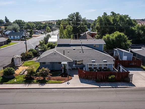 2nd image of 248 SE 10th St