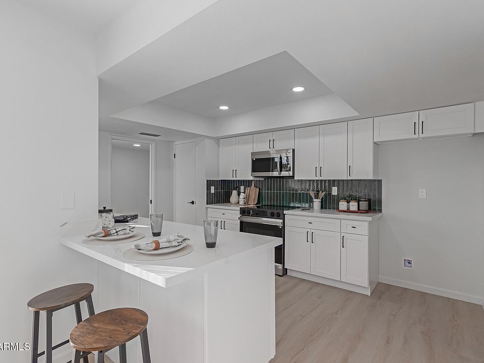 1st image of 13614 N HAWTHORN Drive