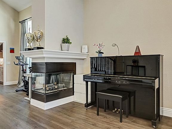4th image of 16158 Cypress Point Dr