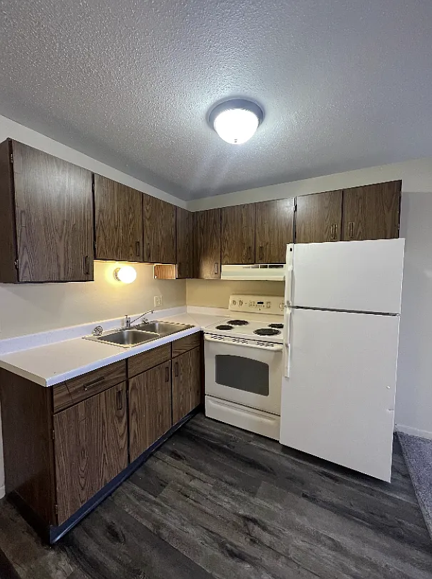 Daybreak Place — Photo 1