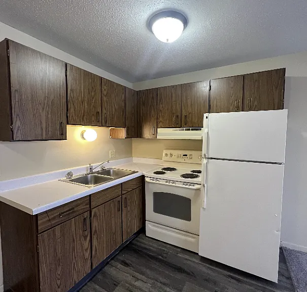 Daybreak Place — Photo 1