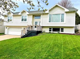 620 S 1st St, Mount Horeb, WI 53572