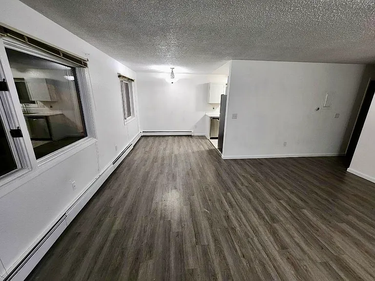 12401 Landmark St #8 — Photo 4