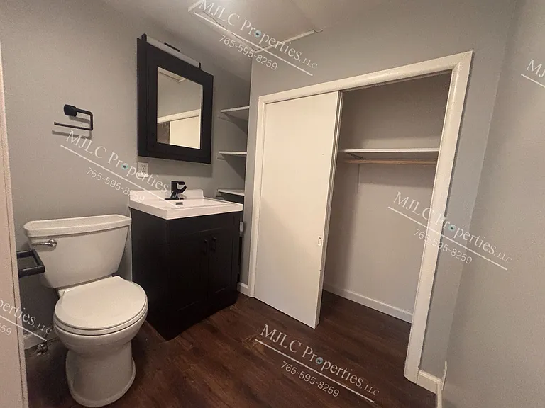 3201 S Elm St — Photo 14