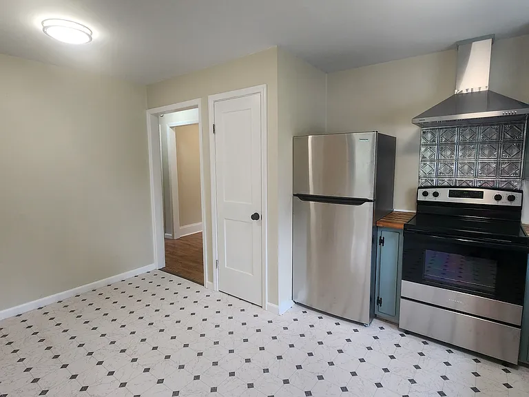 408 E Governor John Sevier Hwy — Photo 7