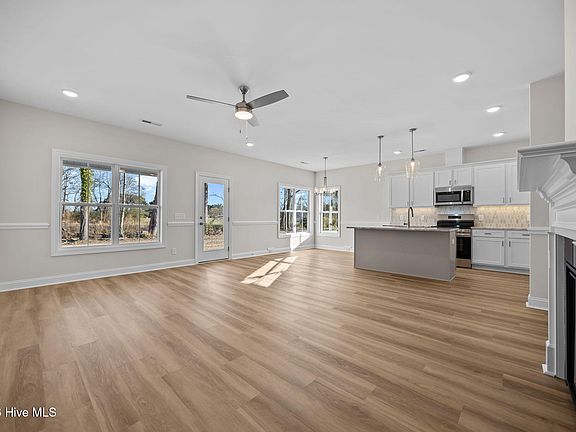 3rd image of 333 Mangrove Court