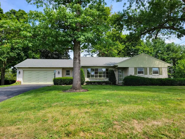 609 W Orange St, Lititz, PA 17543
