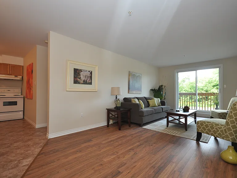 680 Parkland Dr — Photo 14