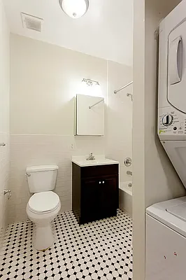 Rented by SERHANT. | media 7