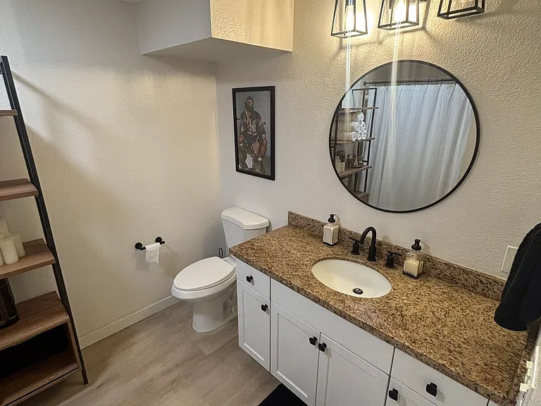 1055 Orizaba Ave #3 — Photo 3