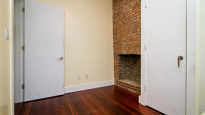 Rented by Nooklyn NYC LLC | media 9