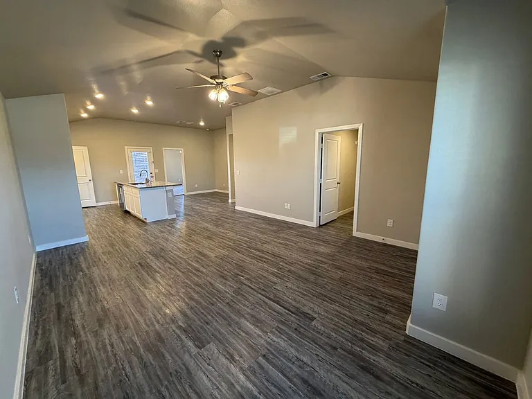 3215 Volney Ave — Photo 11
