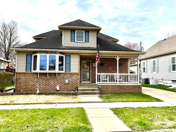 321 E 3rd St, Depue, IL 61322