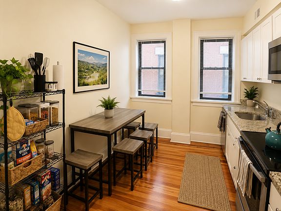 4th image of 1480 Beacon St #24