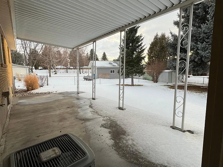 570 Horrocks Dr — Photo 25