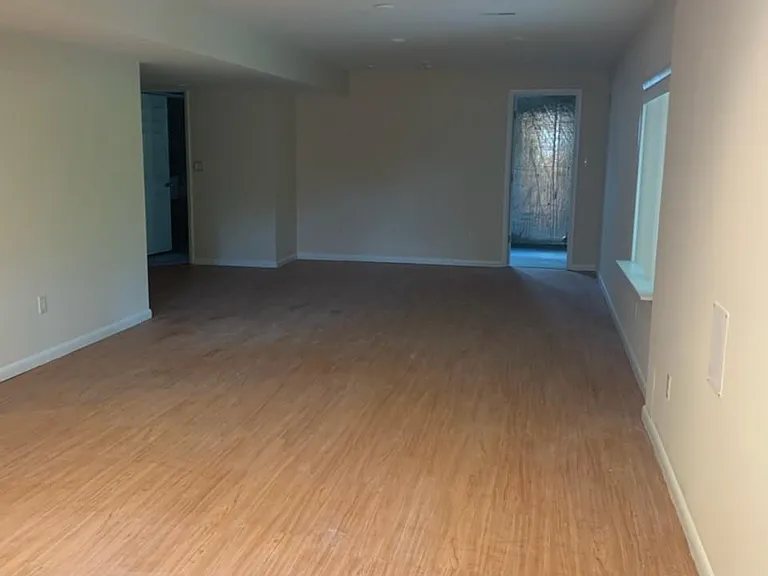 9653 Cloveridge Dr — Photo 10