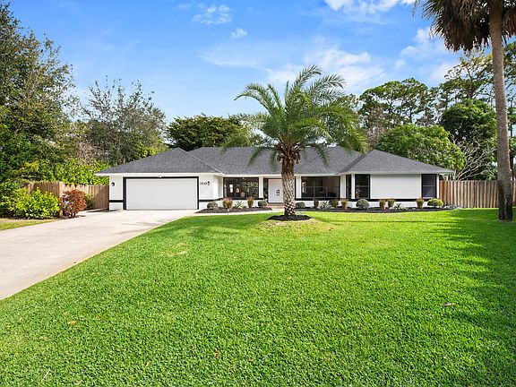 2nd image of 150 Sandy Pine Court