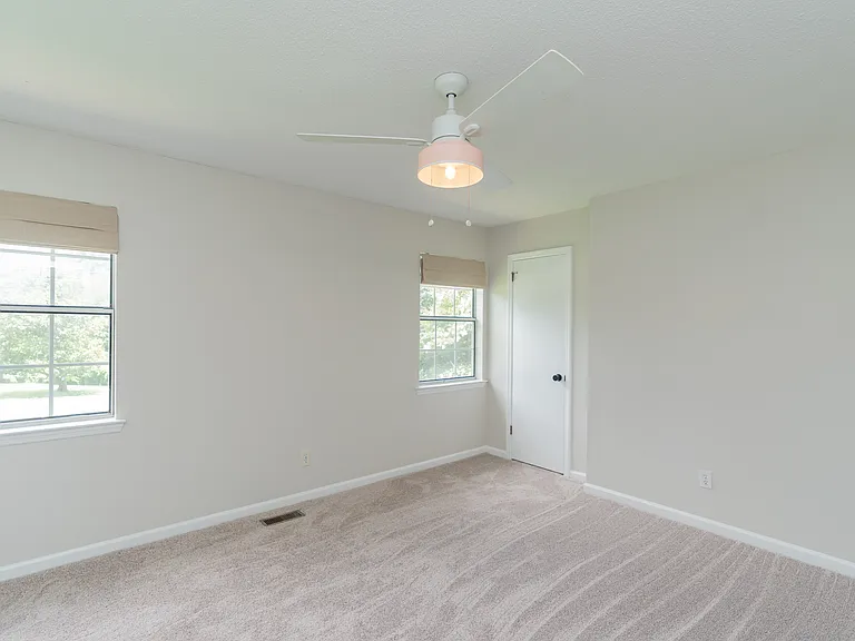 7830 Cove Ridge Dr — Photo 24