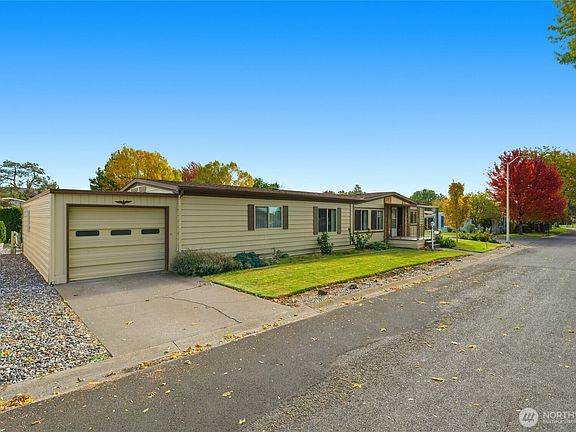 3rd image of 1023 SE Dove Lane