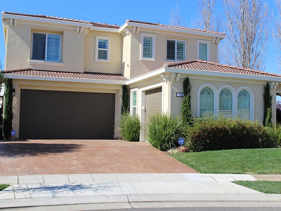 1st image of 776 W Plumas Ct