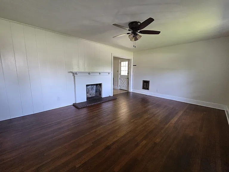 360 Jefferson Dr — Photo 4