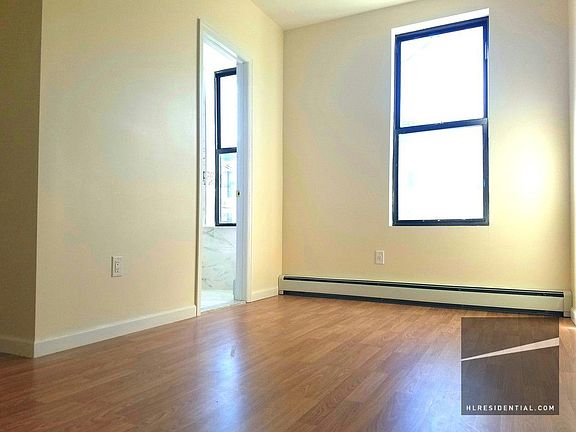4th image of 3027 42nd St APT 2L