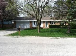 206 W Evergreen Dr, Saint Joseph, IL