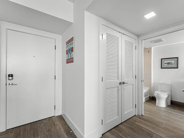 111 SE 1st Ave #406 — Photo 5