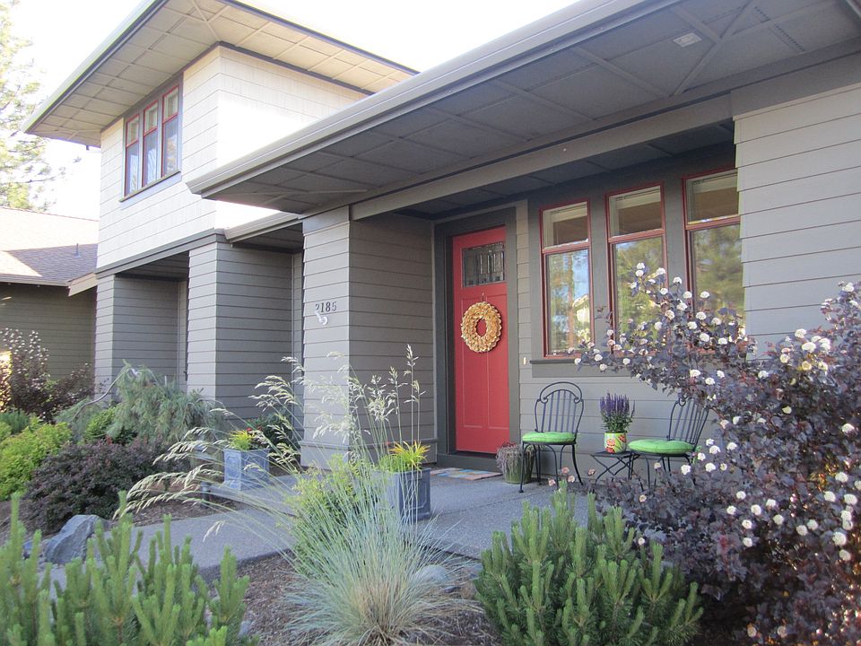 Corner lot with curb appeal