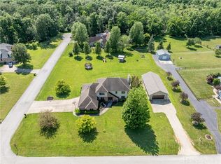 2385 Ash Brook Dr, Springfield, OH 45502