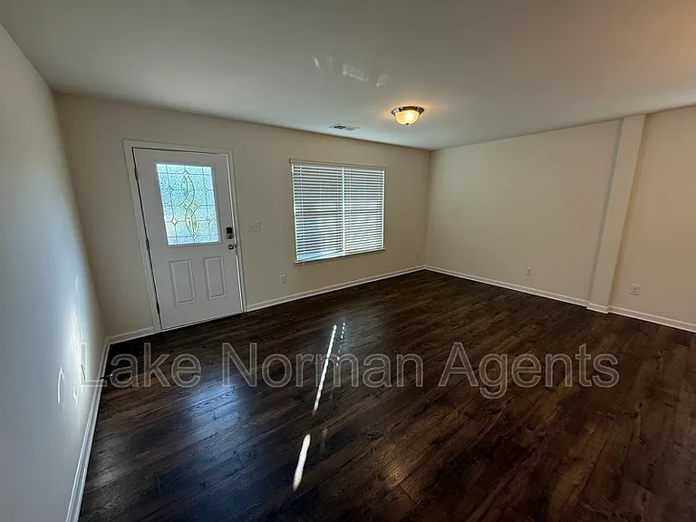 9010 Harwood Knoll Dr — Photo 3