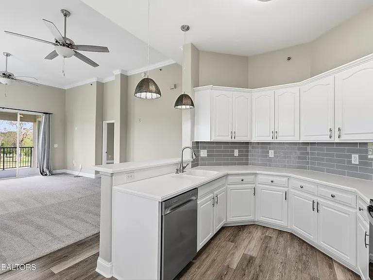 565 Rarity Bay Pkwy #201 — Photo 10