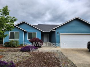 2412 SE Waldon Ave, Roseburg, OR