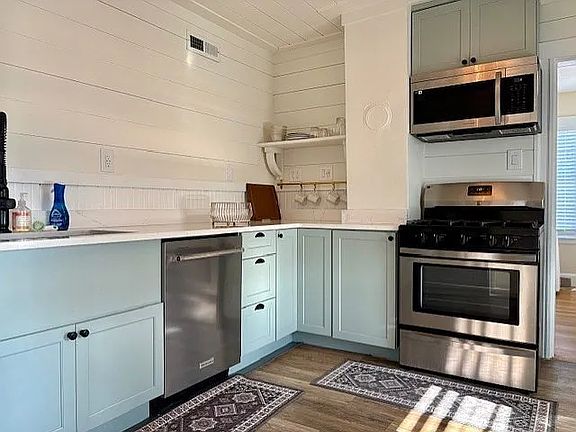 3rd image of 566 Nantasket Ave APT 1