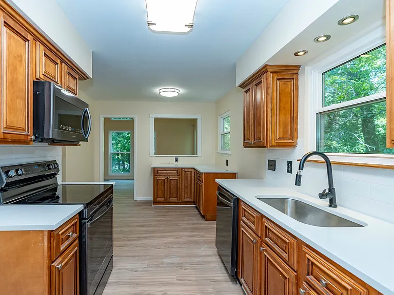 4865 Indian Valley Rd — Photo 10