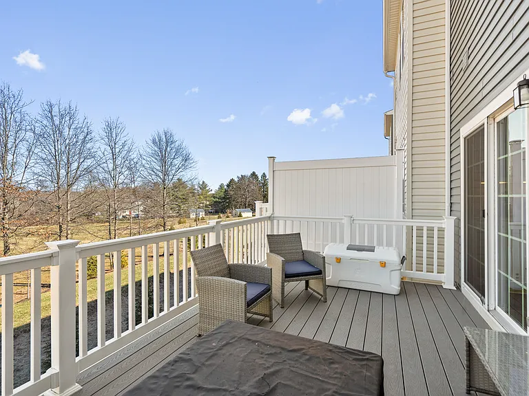 204 Station Dr — Photo 32